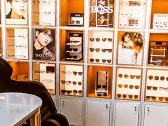 -英伦眼镜蔡司依视路折扣店(通州万达店)