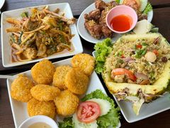 -Green Tree Rest. & Pub