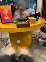 -时尚殿堂明星门店