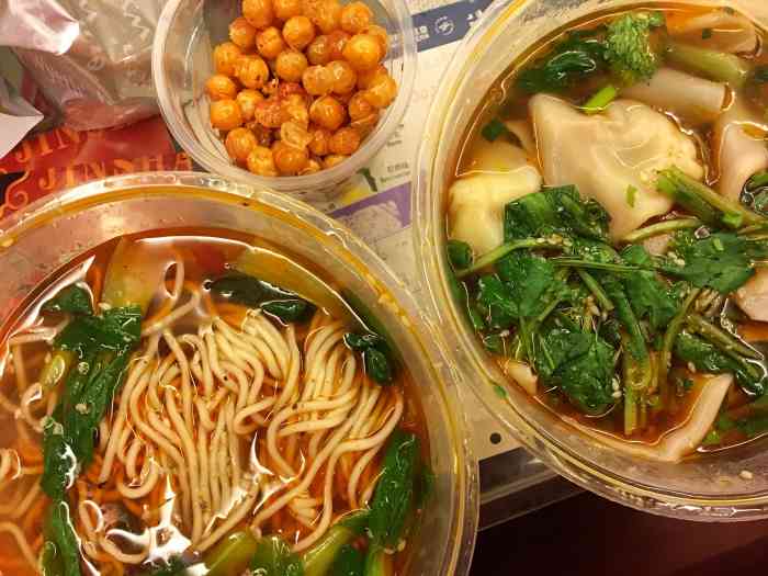 重庆小面-"重庆面,凉拌,有味且好吃,一点点品尝."-大众点评移动版