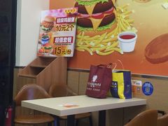 用餐区-哆哆客汉堡(文博西路店)