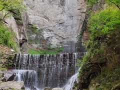 -燕子河大峡谷天坑仙境