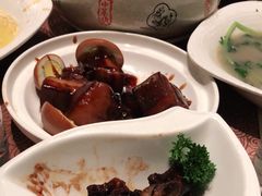 本帮红烧肉-东方明珠老上海8号餐厅(东方明珠广播电视塔店)