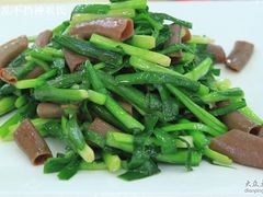 韭菜炒海肠&nbsp;¥48／例-海岛渔村大酒店(云霄路店)