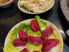 -茅草房·河畔园林火锅