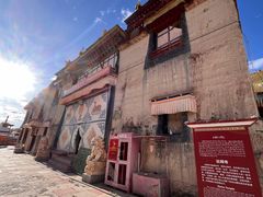 -比如骷髅墙景区