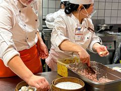 -馋三尺蟹粉小笼(人民广场店)