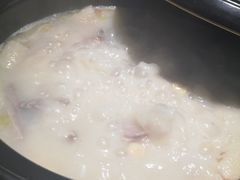 -洪氏嗨捞·广东猪肚鸡·椰子鸡火锅(西咸万象城店)