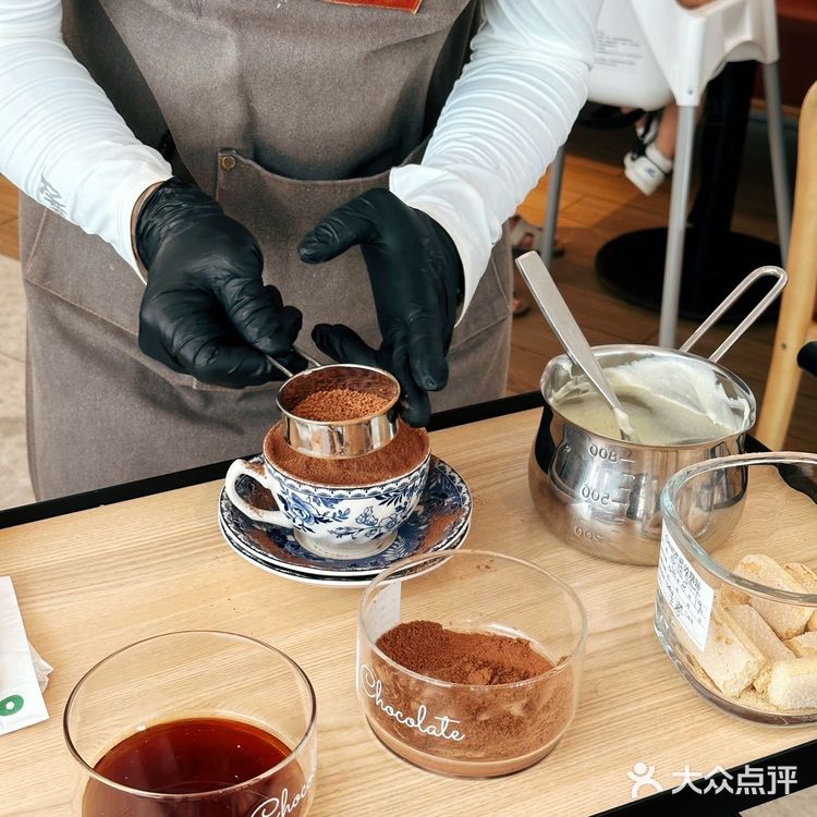 隐藏在光谷东的宝藏花园西餐厅被我找到啦！