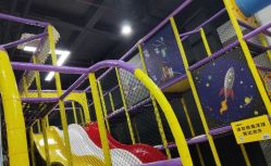 -蹦贝运动中心·蹦床·攀岩·闯关(龙岗店)