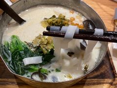 奶汤慢煨鱼三宝-小满手工粉(上海月星环球港店)