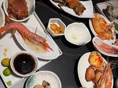 -雍容荟帝王蟹活龙虾展台自助(IFS黑金店)