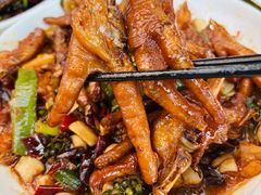 -丹水桥地锅鱼·翘嘴鲌·地方特色全鱼宴(丹江口大坝店)