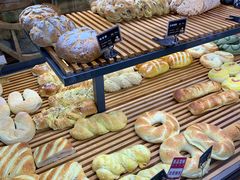 -焙丽拾光(麦凯乐直营店)