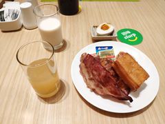 -上海虹桥君丽假日酒店(娄山关路地铁站店)
