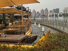 -MONICH牛排融合餐厅(和义大道购物中心店)