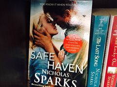 书-钟书阁(松江泰晤士小镇店)