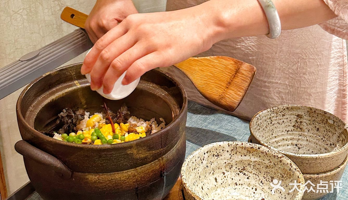 在茶馆中炫个仪式感🈵️满的素食美味～
