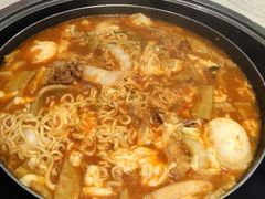 -三清洞摩西韩式年糕火锅(威高广场店)