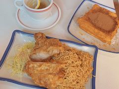 金牌生炸鸡腿捞丁面-食运茶餐厅(文化宫店)