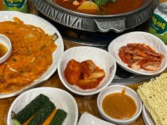 -喇喇排骨火锅·传统韩式脊骨汤(望京西园总店)