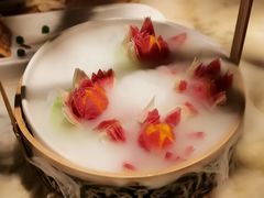 舌尖上的荷花酥-弄堂里(西溪龙湖天街店)