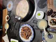 -大匠工房古船木艺术餐厅·猪肚鸡专门店(长白仙岛店)