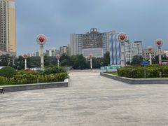 -滨河世纪广场公园