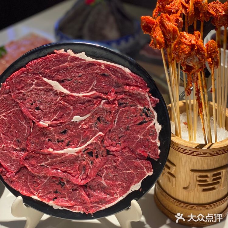 最高排队时长16小时｜周师兄重庆火锅杀到人民广场啦