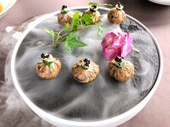 鱼子酱菌香布袋-三利音·东方司宴(外滩店)
