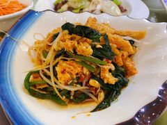 菠菜豆芽拌面筋-新疆红柳花餐厅(新洲店)