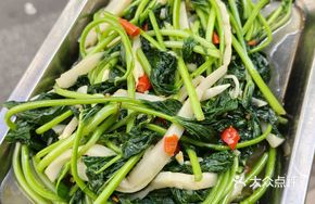 Sour Bamboo Shoots with Sweet Potato Leaves