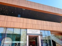 -百年港湾奥特莱斯(香炉礁店)