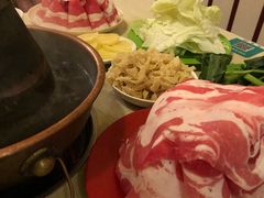-洞庭洲·防空洞火锅·烧烤·铜锅涮肉(新百广场店)