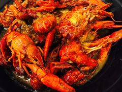 -虾弄弄海派小龙虾·牛羊蝎子火锅