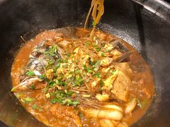 -鱼窝棚柴火铁锅炖(富山屯店)