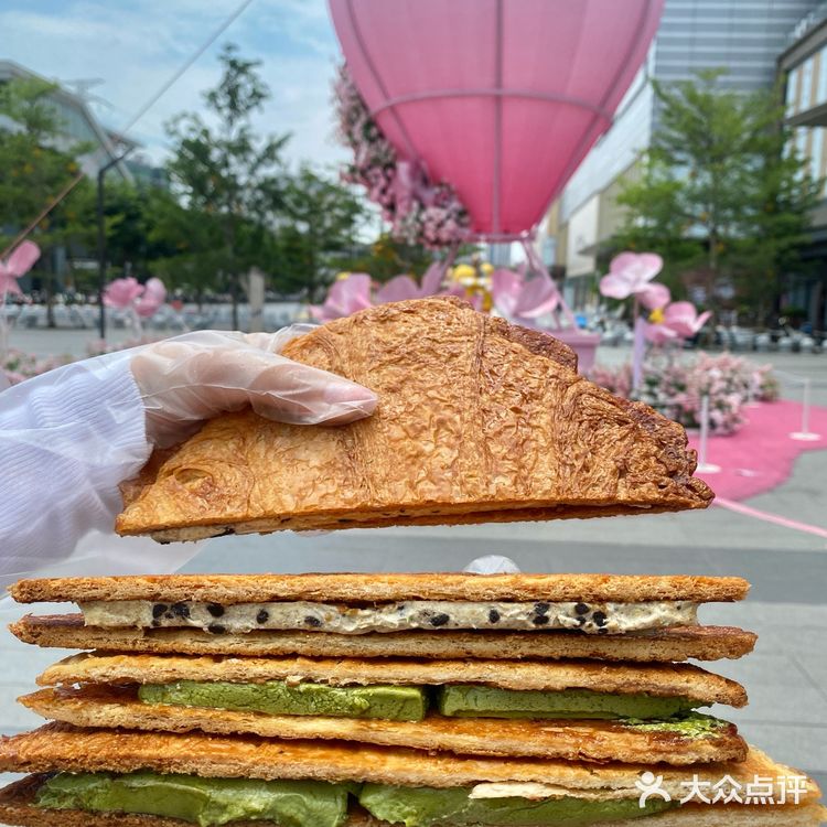 海口龙湖天街!排队也要吃的。。。