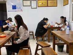大堂-龙鳞路第一家牛肉汤