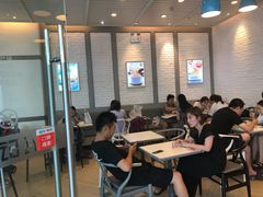 大堂-满记甜品(荟聚购物中心店)