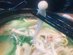 -丽虹云南过桥米线(兴工街店)