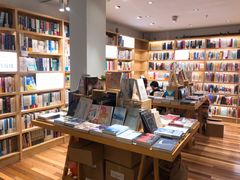 -猫的天空之城概念书店(苏州平江店)