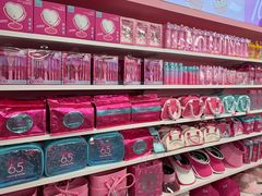 -王府井奥莱临潼小镇(临潼店)
