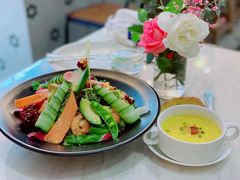 轻体鲜虾牛油果沙拉-威克特披萨汉堡