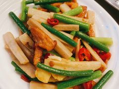 -江渔儿酸菜鱼(东二环泰禾店)