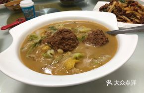 Braised Pork Meatballs with Chinese Cabbage
