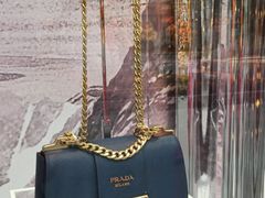 -PRADA普拉达(德基广场店)