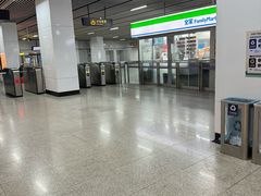 -龙溪路(地铁站)