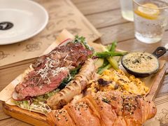 -Mark&Mars Restaurant