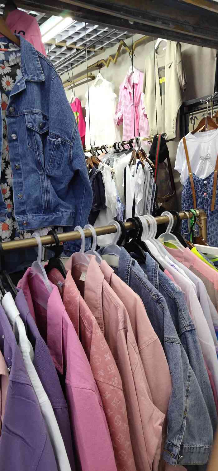 五爱市场服装城东7门(沈阳店)