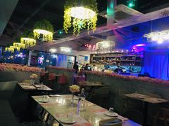-樱花里音乐餐吧·牛扒椰子鸡(东圃店)